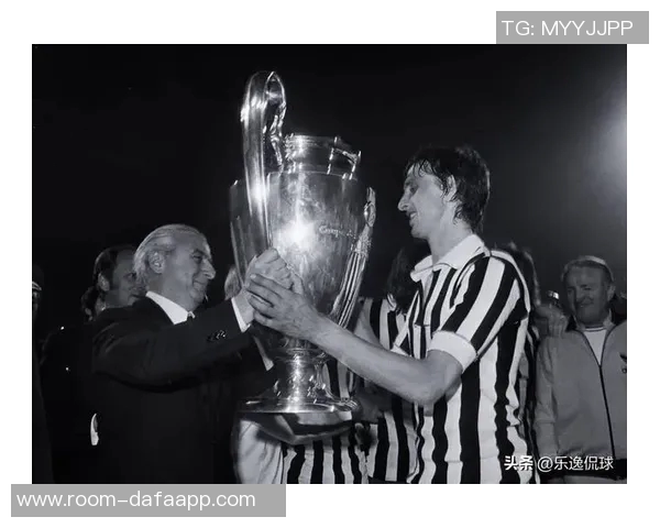 普斯卡什逝世19周年皇马官网致敬队史传奇射手